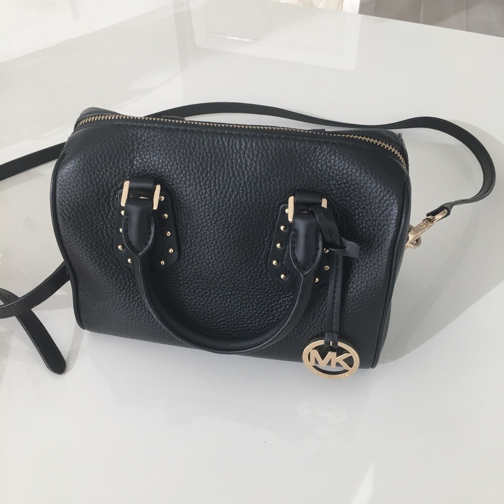 MICHAEL KORS CROSSBODY LEATHER DUFFEL BAG